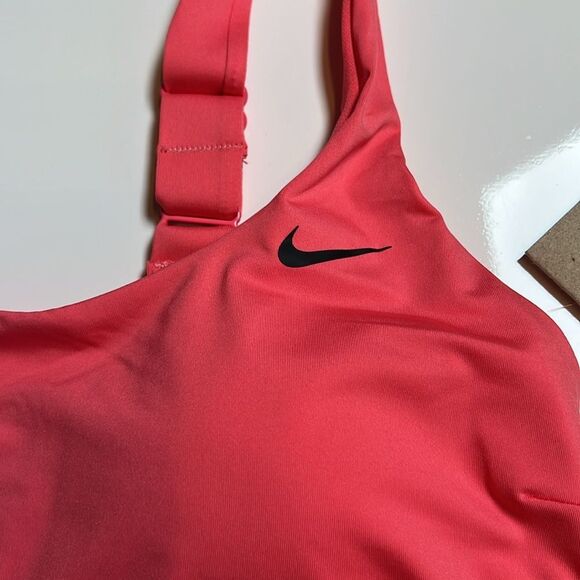 Nike Women’s Essential Scoop Neck Midkini Swim Top - Picture 7 of 11